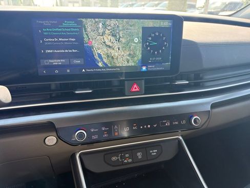 Used 2026 Kia Carnival FWD image 3