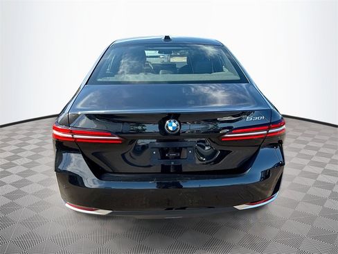 Used 2024 BMW 530i image 7