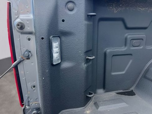 Used 2020 Chevrolet Silverado 1500 Custom w/ Custom Value Package image 5