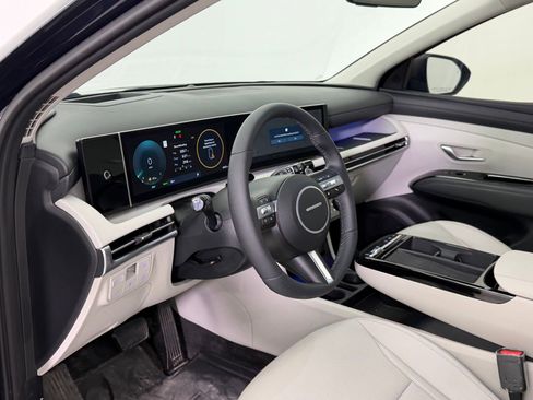 Used 2025 Hyundai Tucson Limited image 4