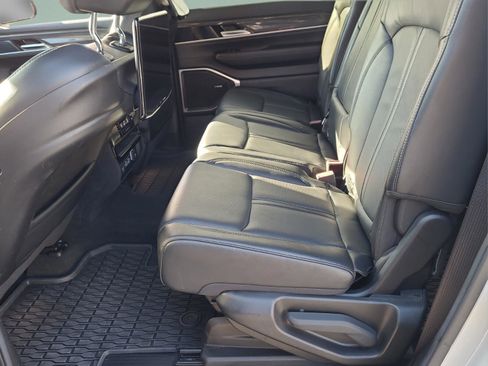 Used 2022 Jeep Wagoneer Series II w/ Rear Seat Video Group 1 image 10