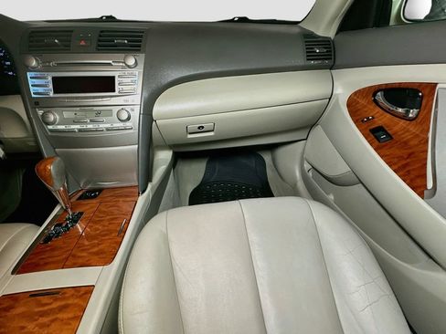 Used 2011 Toyota Camry XLE w/ XLE Extra-Value Pkg #2 FWD image 30