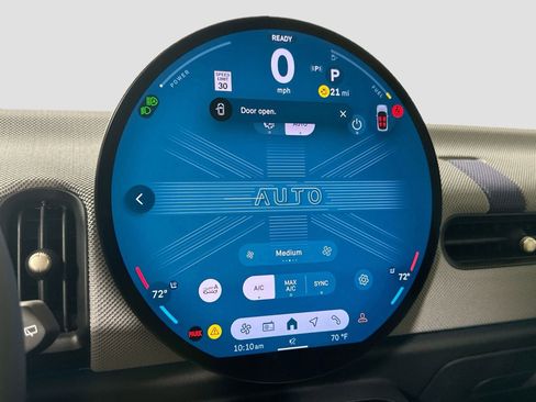 Used 2025 MINI Cooper 2-Door Hardtop image 17