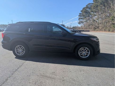 New 2026 Ford Explorer Active w/ Active Comfort Package image 4