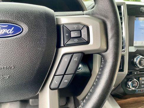 Used 2017 Ford F150 Lariat image 38