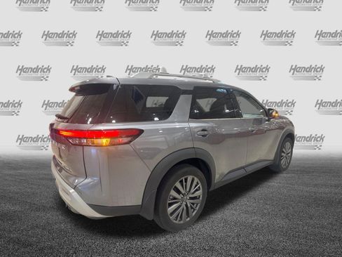 Used 2024 Nissan Pathfinder SL w/ SL Premium Package AWD/4WD image 6