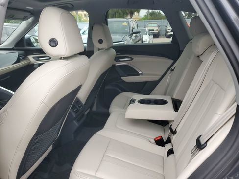 Certified 2025 Audi Q5 Premium Plus w/ Premium Plus AWD/4WD image 17