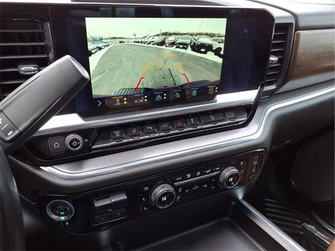 Used 2024 Chevrolet Silverado 2500 High Country w/ High Country Premium Package image 27