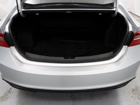 Used 2018 Chevrolet Malibu LT image 28