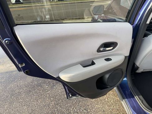 Used 2016 Honda HR-V LX image 14