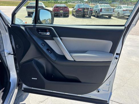 Used 2016 Subaru Forester 2.5i Touring w/ Eyesight & Navigation System image 28