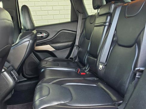 Used 2017 Jeep Cherokee Limited AWD/4WD image 12