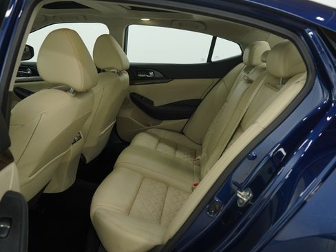 Used 2016 Nissan Maxima Platinum image 12