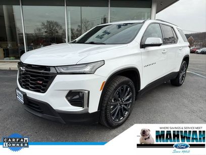 Used 2023 Chevrolet Traverse RS