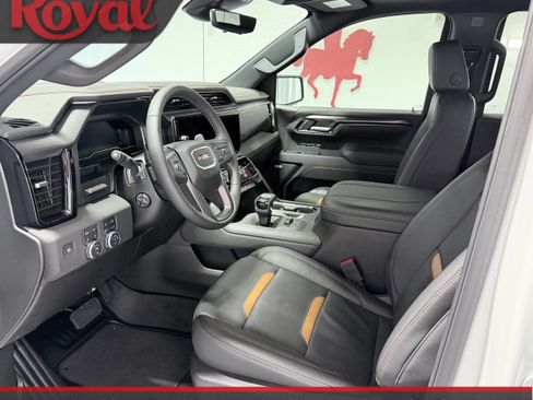 Used 2025 GMC Sierra 1500 AT4 w/ AT4 Premium Package AWD/4WD image 11