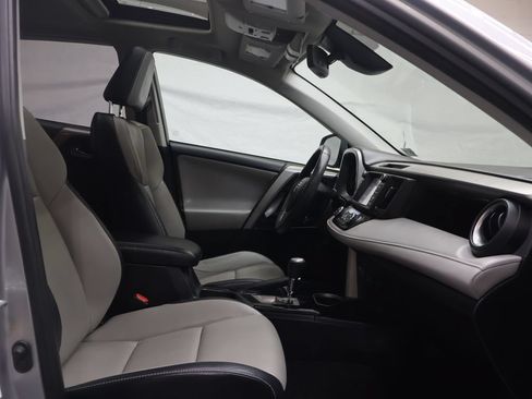 Used 2017 Toyota RAV4 Limited FWD image 9