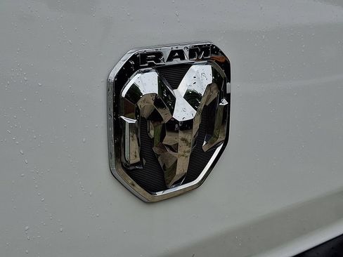 Used 2025 RAM ProMaster 2500 w/ U-Haul Equipment Group FWD image 11