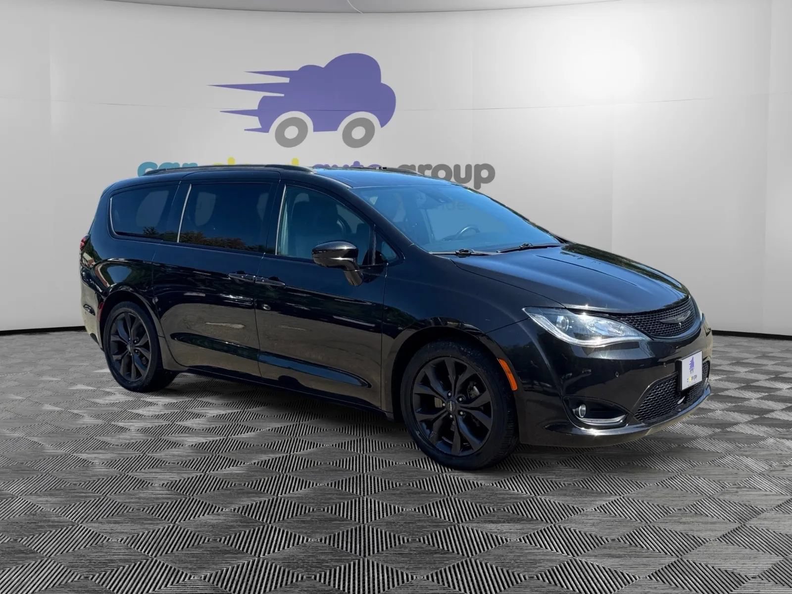 Used 2020 Chrysler Pacifica Touring-L w/ Advanced Safetytec Group FWD image 7