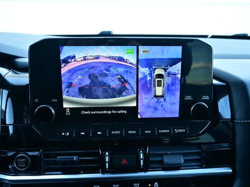 Used 2023 Nissan Pathfinder SL image 29