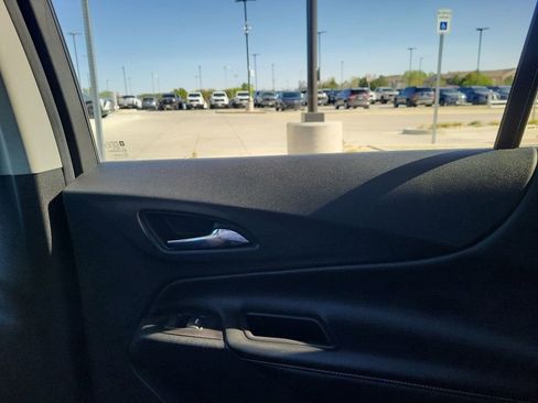 Used 2018 Chevrolet Equinox Premier AWD/4WD image 13