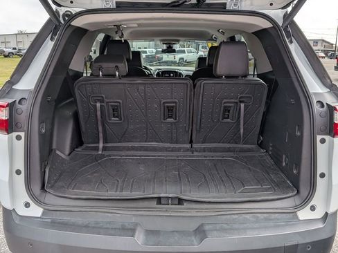 Used 2021 Chevrolet Traverse RS w/ LPO, Floor Liner Package image 34