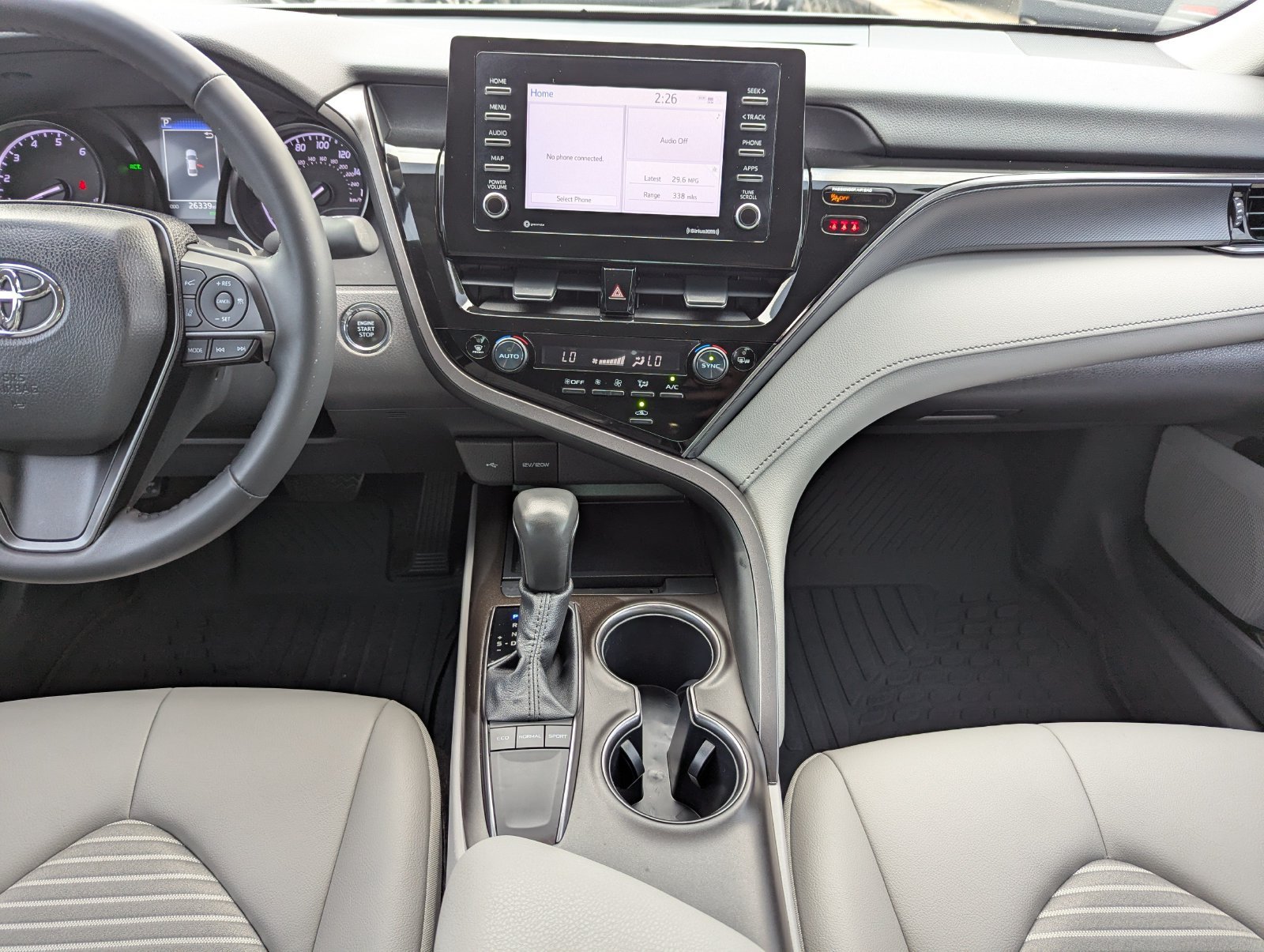 Used 2024 Toyota Camry SE w/ Convenience Package FWD image 19