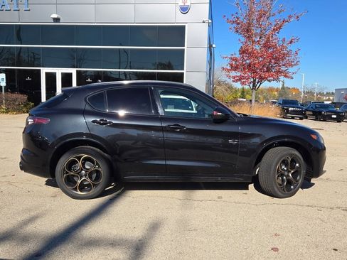 New 2025 Alfa Romeo Stelvio Sprint image 5