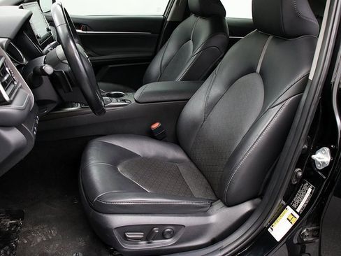 Used 2023 Toyota Camry XSE image 9