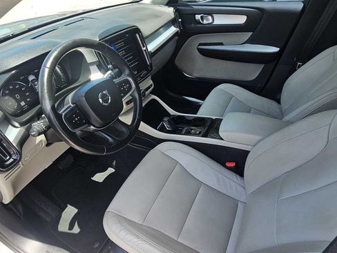 Used 2019 Volvo XC40 T5 Momentum AWD/4WD image 17