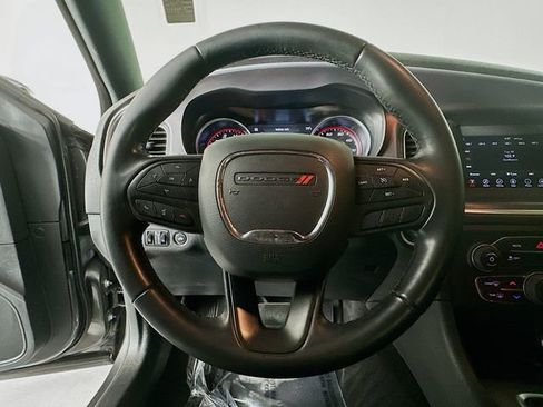 Used 2020 Dodge Charger SXT RWD image 13