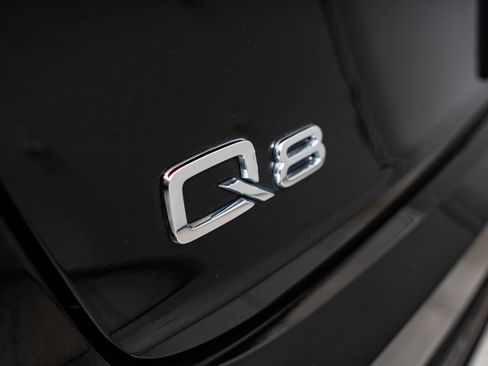 Used 2022 Audi Q8 Premium Plus AWD/4WD image 16