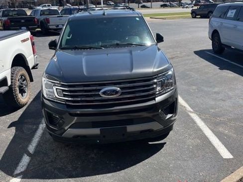 Used 2021 Ford Expedition XLT image 1