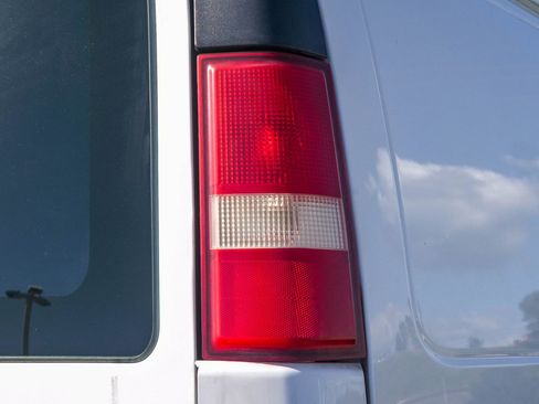 Used 2011 Chevrolet Express 1500 w/ Chrome Appearance Package image 10