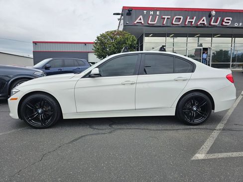 Used 2013 BMW 320i Sedan RWD image 2