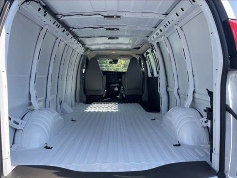 New 2025 GMC Savana 2500 Extended w/ Driver Convenience Package image 9