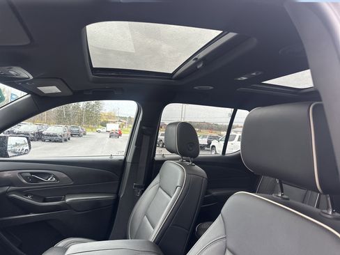 Certified 2023 Chevrolet Traverse Premier w/ Redline Edition image 7