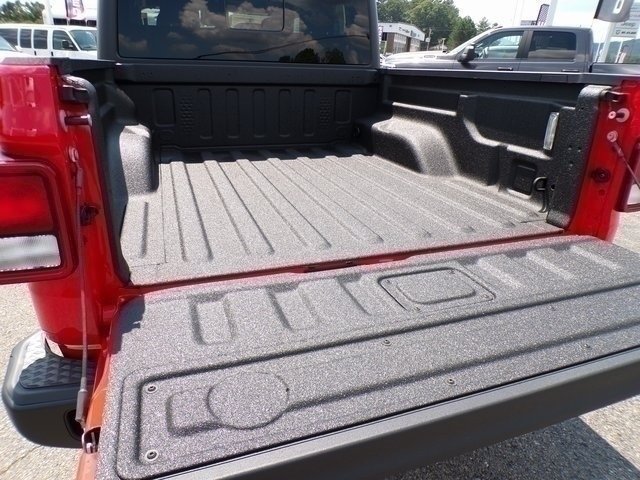 Used 2025 Jeep Gladiator Sport AWD/4WD image 7