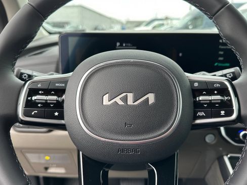 New 2026 Kia Carnival EX FWD image 25