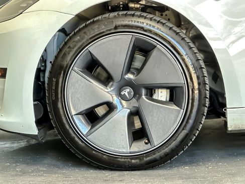 Used 2023 Tesla Model 3 Standard Range RWD image 23
