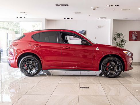 Used 2023 Alfa Romeo Stelvio Quadrifoglio AWD/4WD image 9