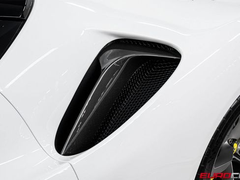 Used 2022 Ferrari SF90 Stradale AWD/4WD image 18