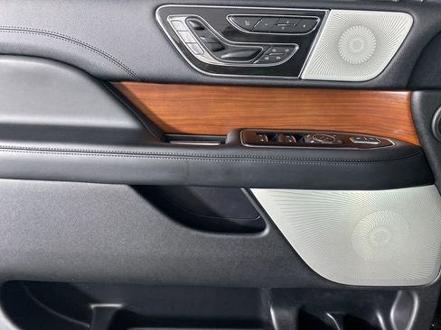 Used 2020 Lincoln Navigator L Reserve w/ Equipment Group 208A Reserve image 25