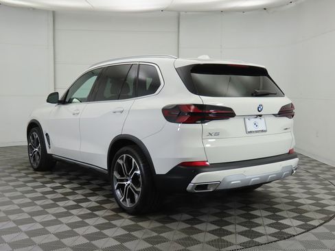 New 2026 BMW X5 xDrive40i w/ Climate Comfort Package image 7