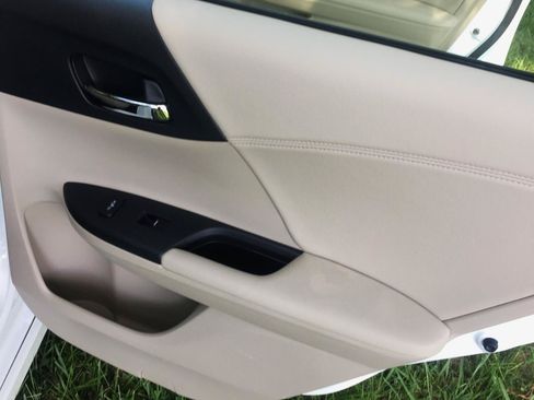 Used 2017 Honda Accord Touring image 24