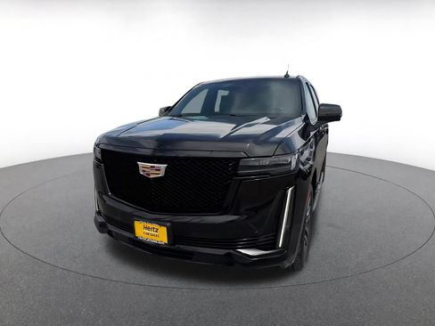 Used 2023 Cadillac Escalade ESV Sport AWD/4WD image 4