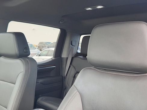 Used 2022 Chevrolet Silverado 1500 LT Trail Boss w/ LT Trail Boss Premium Package image 10