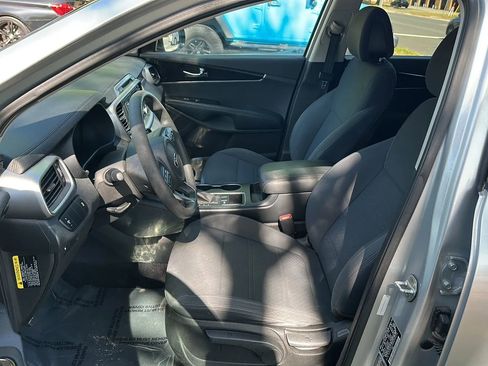 Used 2016 Kia Sorento LX image 13