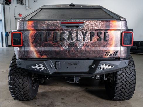 Used 2021 Jeep Gladiator Sport image 7