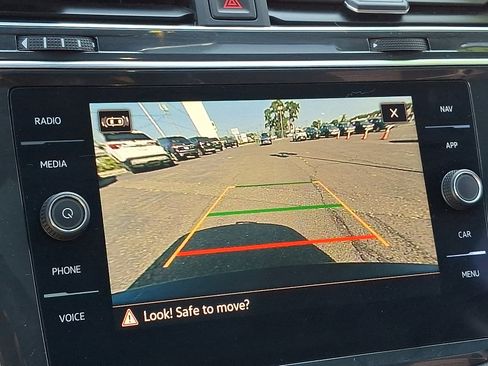 Used 2022 Volkswagen Tiguan SEL R-Line image 20