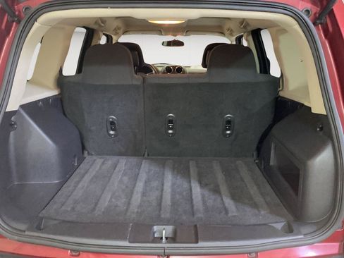 Used 2016 Jeep Patriot Latitude AWD/4WD image 12